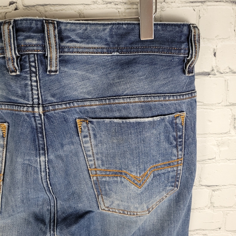 DIESEL | Safado button fly regular slim straight distressed jeans